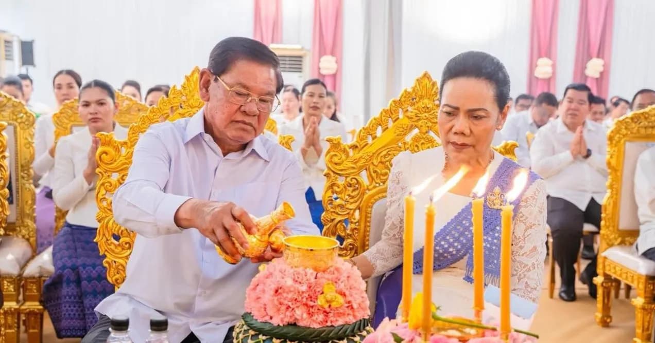 ទៀនចំណាំព្រះវស្សាចំនួន៣៩គូរ និងទេយ្យវត្ថុ ទេយ្យទានមួយចំនួនទៀត ត្រូវបានសម្តេចក្រឡាហោម ស ខេង ប្រគេនដល់វត្តចំនួន៣៩ នៃខេត្តបាត់ដំបង ប្រកបដោយសទ្ធាជ្រះថ្លា