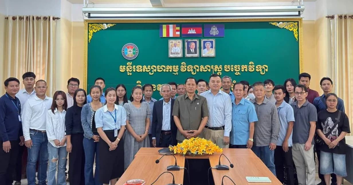 ប្រធានមន្ទីរឧស្សាហកម្មខេត្តបាត់ដំបង ៖ សហគ្រាសធុនតូច មធ្យម និងសិប្បកម្ម គឺជាបេះដូងនៃការបង្កើតការងារក្នុងមូលដ្ឋាន និងជាឆ្អឹងខ្នងនៃសេដ្ឋកិច្ចជាតិ