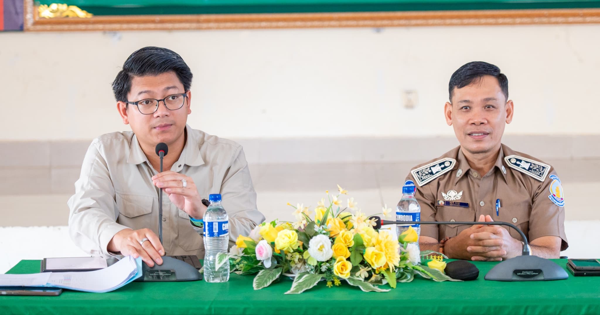 មន្ទីរព័ត៌មានខេត្តបាត់ដំបង ចុះផ្សព្វផ្សាយការងារព័ត៌មាន និងសាធារណៈមតិ ដល់មន្ត្រីមូលដ្ឋានស្រុកសំពៅលូន និងស្រុកបវេល