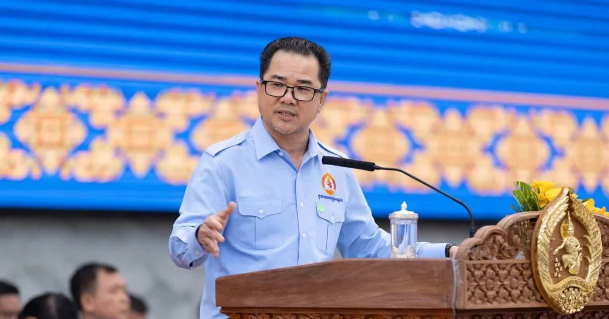 ឯកឧត្តមបណ្ឌិត ជ្រុន ថេរ៉ាវ៉ាត ជំរុញឱ្យយុវជនគណបក្សពង្រឹងវិន័យ និងសាមគ្គីភាពជាតិ ដើម្បីភាពជោគជ័យរបស់ប្រទេសជាតិទាំងមូល
