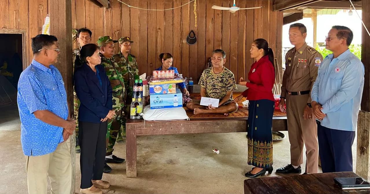 សាខាកាកបាទក្រហមកម្ពុជាខេត្តស្ទឹងត្រែង ចុះសួរសុខទុក្ខ និងនាំយកអំណោយមនុស្សធម៌ជូនឪពុកយុទ្ធជនជួរមុខ