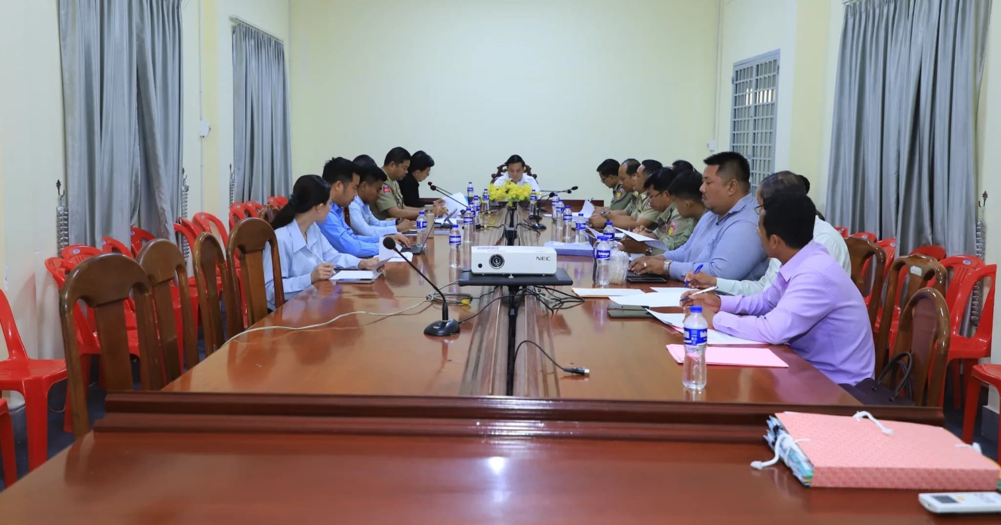ថ្នាក់ដឹកនាំខេត្តកណ្ដាល អញ្ជើញដឹកនាំកិច្ចប្រជុំពិនិត្យ និងវាយតម្លៃកម្រិតកែប្រែរបស់ទណ្ឌិតចំនួន ១៨នាក់ (ស្រី ០៤នាក់) ស្នើសុំបន្ធូរបន្ថយទោស និងលើកលែងទោស ក្នុងទិវាជ័យជម្នះលើរបបប្រល័យពូជសាសន៍ ៧មករា ឆ្នាំ២០២៧