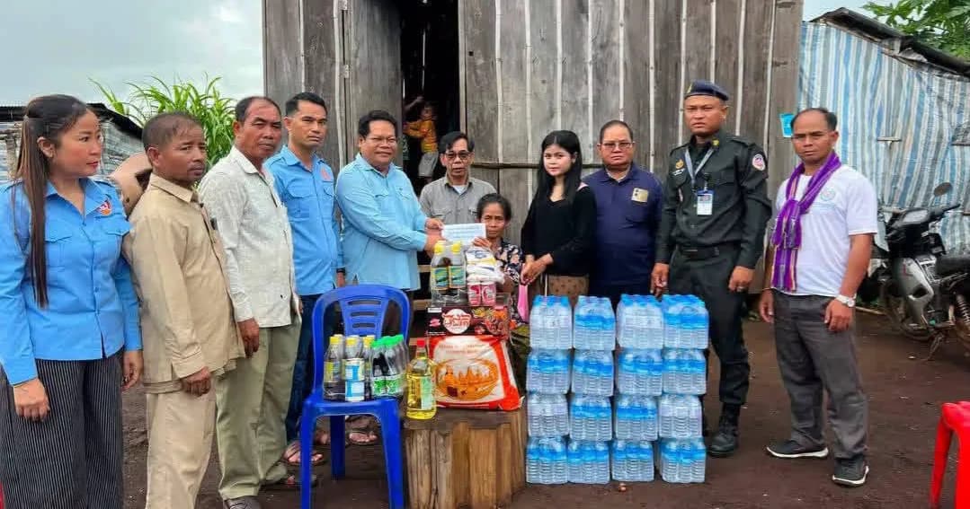អាជ្ញាធរខេត្តមណ្ឌលគិរីចុះសួរសុទុក្ខម្តាយរបស់កងទ័ពម្នាក់ដែលកំពុងសម្រាកព្យាបាលជំងឺ