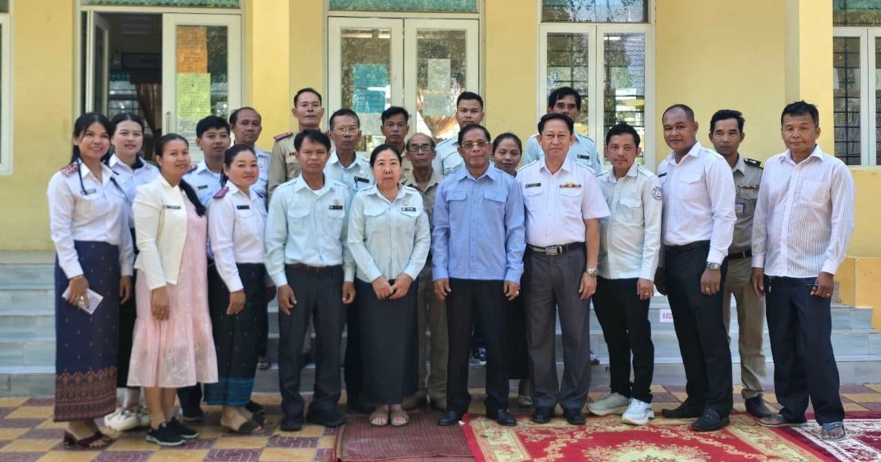 នាយករដ្ឋាករទឹកបាត់ដំបង ជំរុញឱ្យមាតា បិតា អប់រំកូនចៅបន្ថែម ខណៈសិស្សនៅជាមួយរហូតដល់១៦ម៉ោង ឯគ្រូបង្រៀនតែ៨ម៉ោង ដើម្បីឱ្យខិតខំរៀនសូត្រមានសីលធម៌ ក្លាយជាកូនល្អ សិស្សល្អ មិត្តល្អ