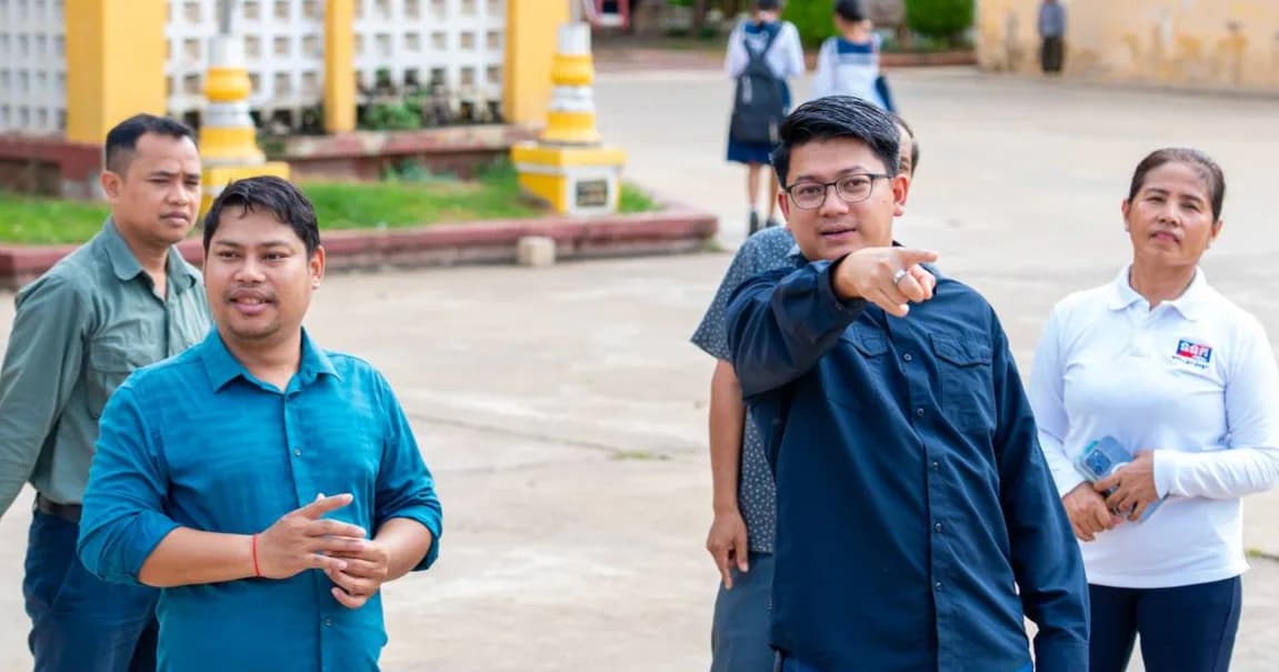 ថ្នាក់ដឹកនាំមន្ទីរព័ត៌មានខេត្តបាត់ដំបង បានអញ្ជើញចុះពិនិត្យទីតាំង ត្រៀមរៀបចំយុទ្ធនាការ «ប្រយុទ្ធប្រឆាំងព័ត៌មានក្លែងក្លាយ (Fake News) ជំហានទី២» នៅវិទ្យាល័យនេតយ៉ង់