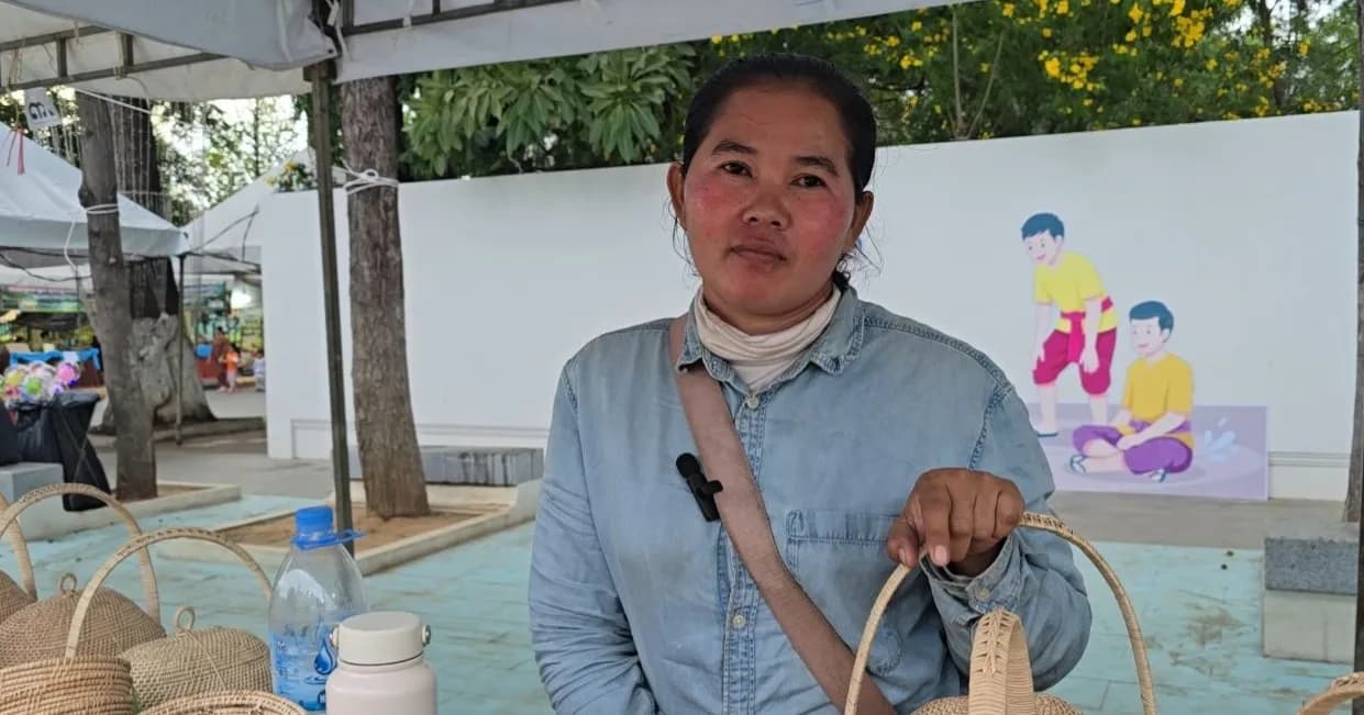 អាជីវករលក់ដូរសម្ភារៈប្រើប្រាស់ កែច្នៃចេញពីវល្លិ៍ល្បាក់ ថ្លែងអំណរគុណដល់រដ្ឋបាលខេត្តបាត់ដំបង ដែលបានរៀបចំព្រឹត្តិការណ៍ពិព័រណ៍ផ្លែឈើបាត់ដំបង ឆ្នាំ២០២៦ នេះឡើង