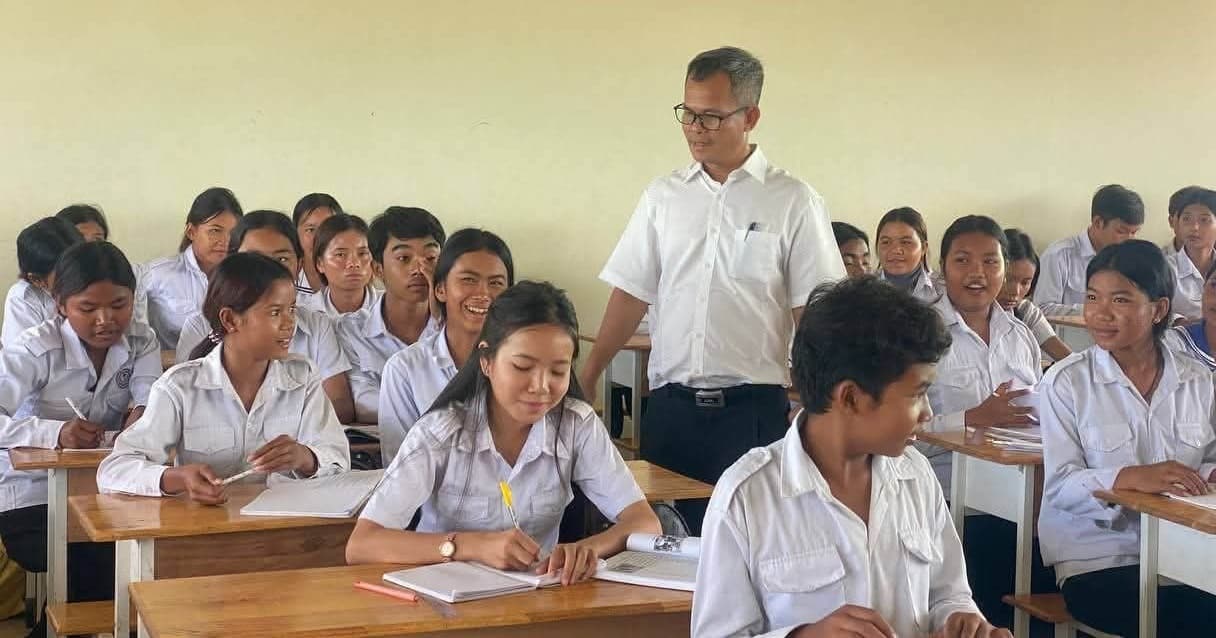 មន្ទីរអប់រំខេត្តបន្ទាយមានជ័យ ចុះពិនិត្យទីតាំងរោងចម្អិនអាហារ និងបរិស្ថានសាលារៀនក្នុងមណ្ឌលភៀសសឹក